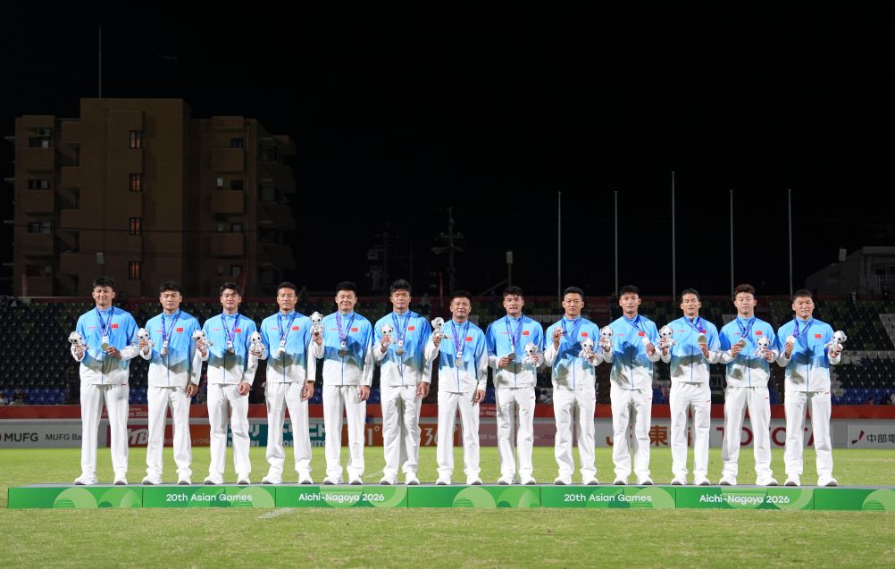 U8国际丨中国女子、男子七人制橄榄球队双双摘银